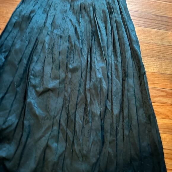 Susan Bristol Dark Green Pleated Skirt – Size 6 - Picture 3 of 8